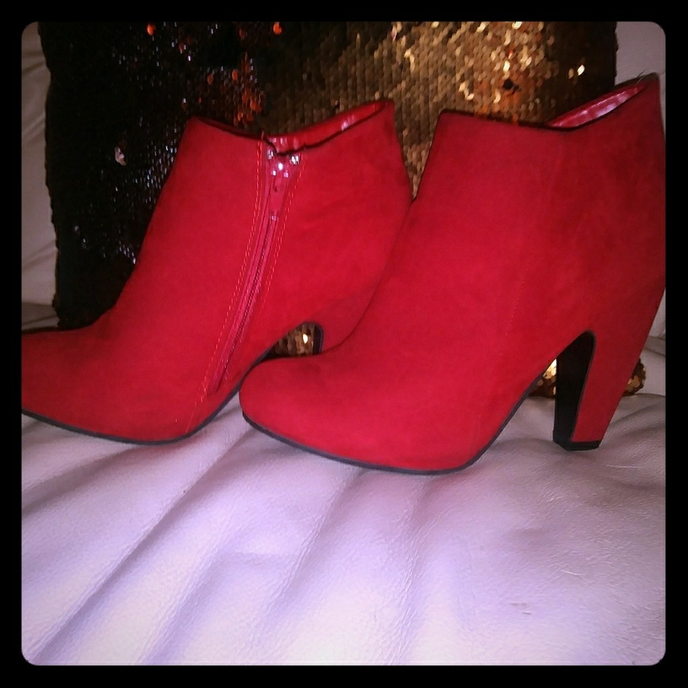 Rouge Helium Heeled Low Top Boots